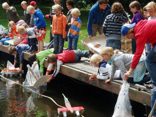 Zeilen in de haven